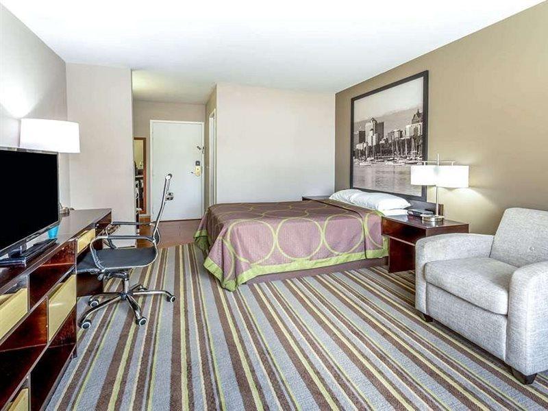 Delavan Inn And Suites Kültér fotó