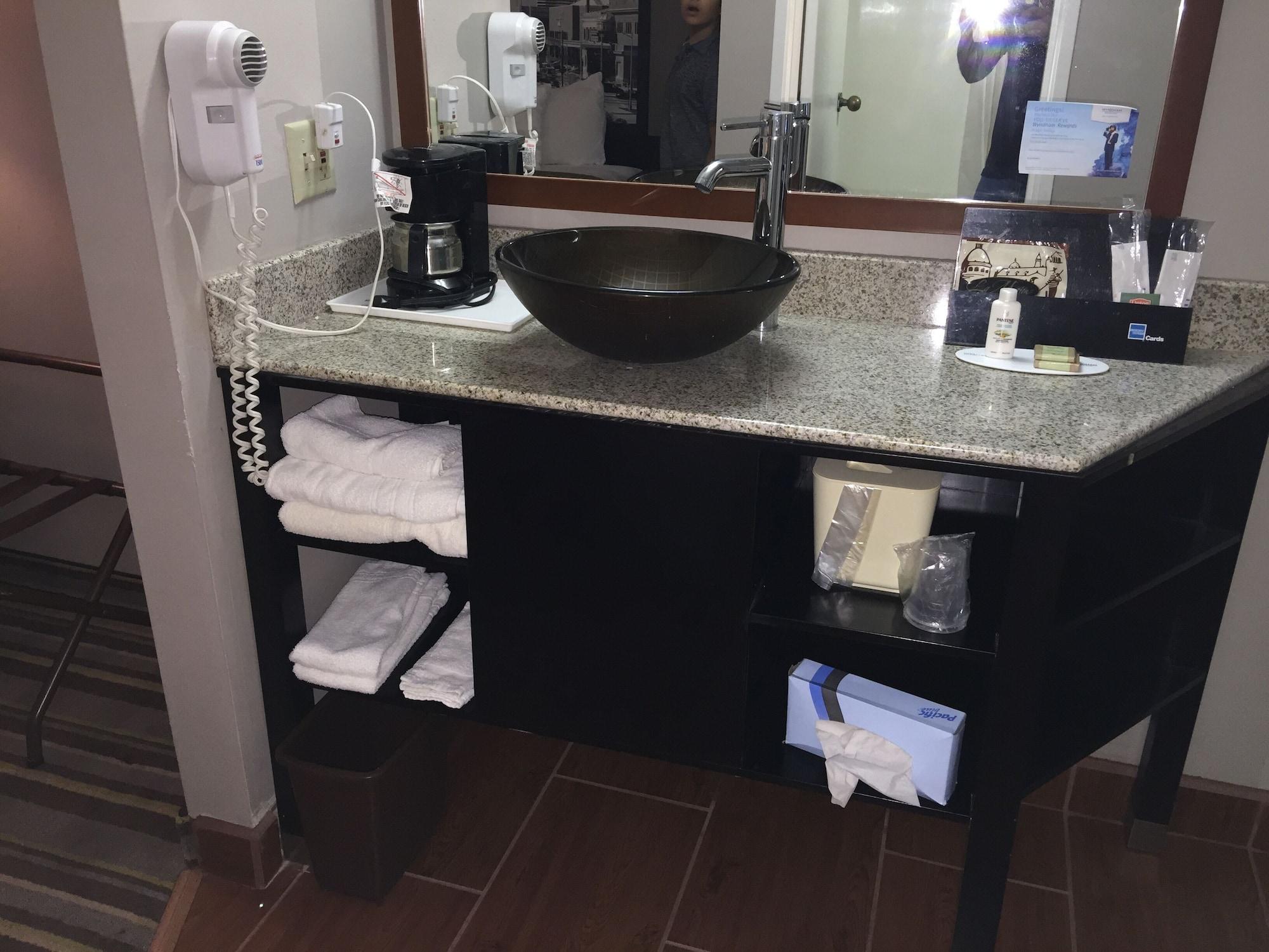 Delavan Inn And Suites Kültér fotó