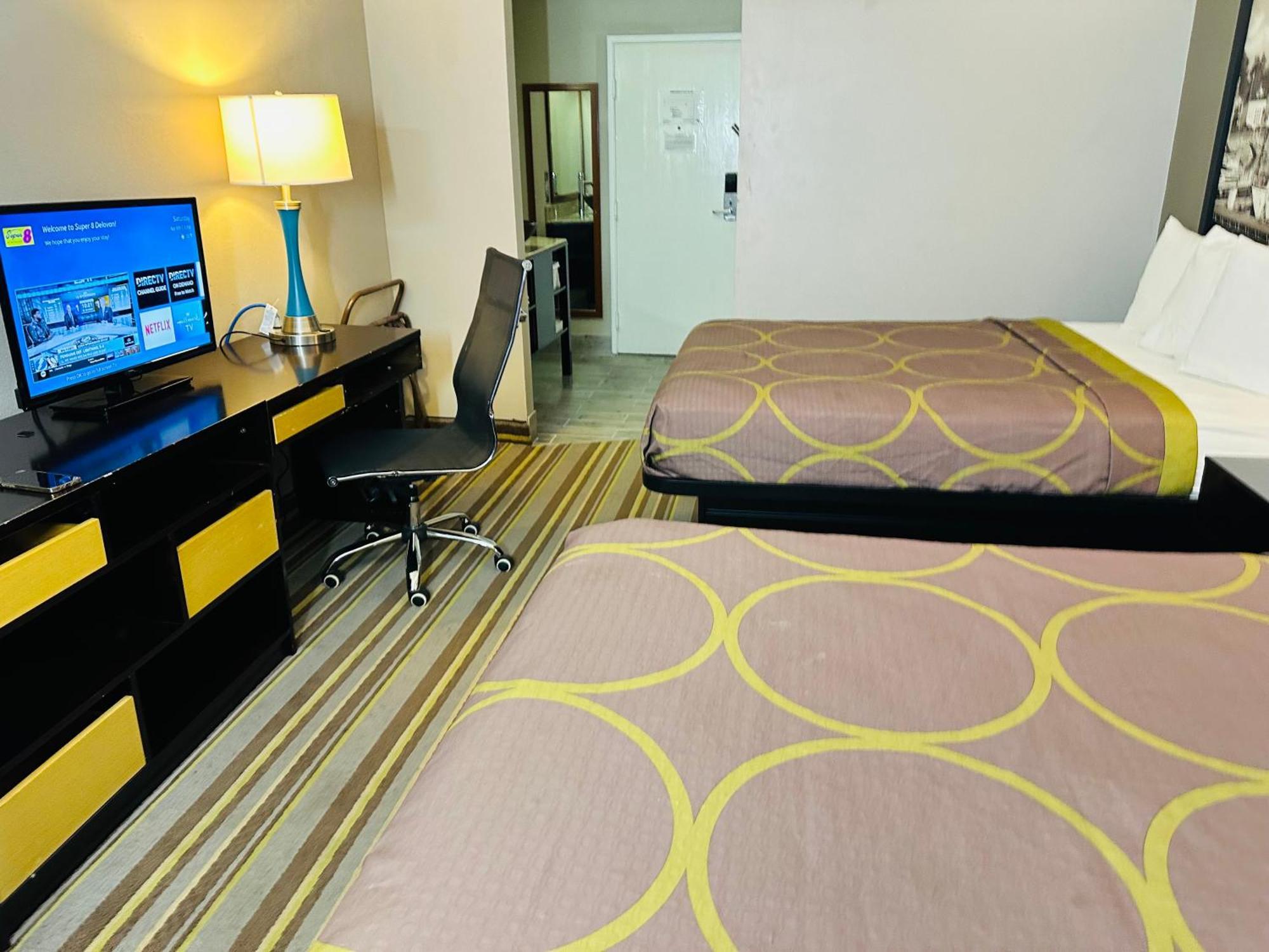 Delavan Inn And Suites Kültér fotó